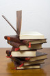 Photo: pila de libros pila de libros