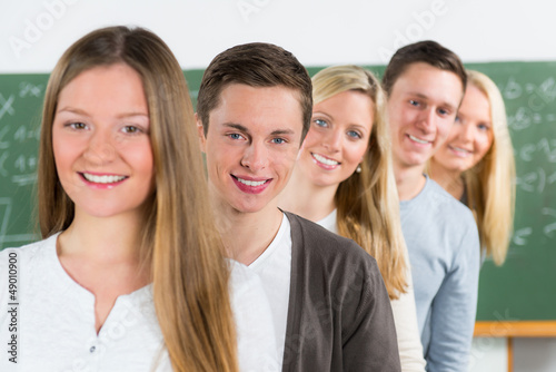 Photo: fröhliche studenten fröhliche studenten