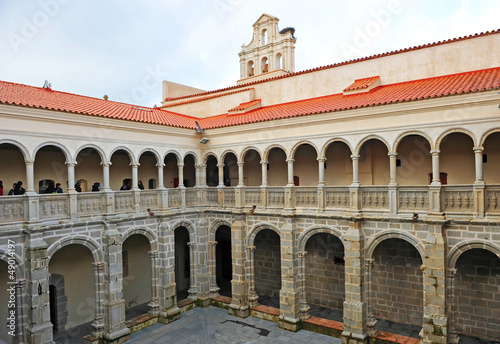 Photo: Claustro de la Iglesia de Santiago, Calera de León Claustro de la Iglesia de Santiago, Calera de León