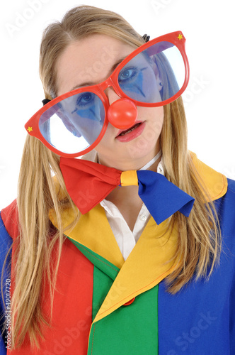 Photo: Junge Frau im Clown-Kostüm Junge Frau im Clown-Kostüm