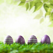 Foto: 4 Ostereier vor Frühlingshintergrund 4 Ostereier vor Frühlingshintergrund