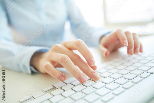 Photo: Typing worker Typing worker
