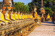 Foto: Buddha statues at the temple of Wat Yai Chai Mongkol in Ayutthay Buddha statues at the temple of Wat Yai Chai Mongkol in Ayutthay