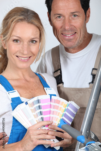 Photo: couple with color chart couple with color chart