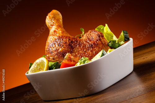 Photo: Grilled chicken leg and vegetables Grilled chicken leg and vegetables