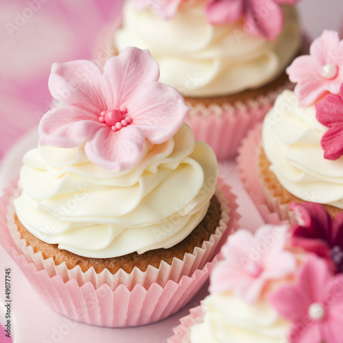 Photo: Flower cupcakes Flower cupcakes