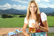 Frau im Dirndl