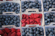 Foto: blueberries and raspberries blueberries and raspberries