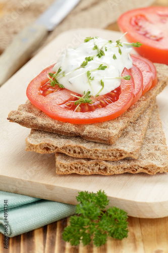 Photo: Knäckebrot mit Tomaten und Quark Knäckebrot mit Tomaten und Quark