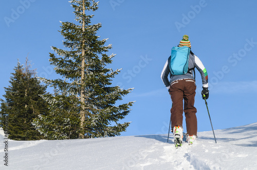 Photo: mit Tourenskiern unterwegs mit Tourenskiern unterwegs