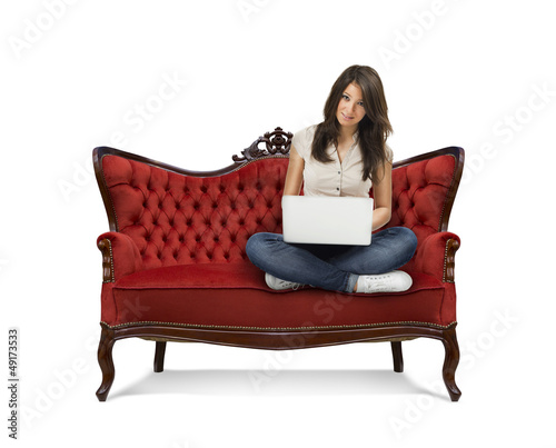 Photo: Frau_auf_Sofa Frau_auf_Sofa