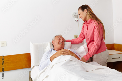 Photo: Krankenbesuch in der Familie Krankenbesuch in der Familie