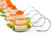 Löffelhappen mit Lachs, Kaviar und Frischkäse