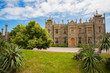 Vorontsov Palace, bushes and mountains