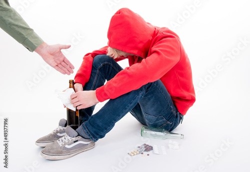 Photo: Teenager mit Suchtproblem Teenager mit Suchtproblem
