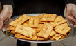Vassoio di chiacchiere appena fritte
