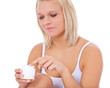 Junge Frau mit Creme
