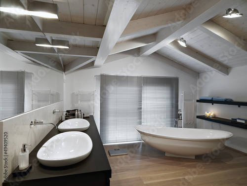 Photo: bagno moderno con parquet in mansarda bagno moderno con parquet in mansarda