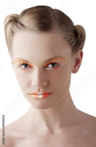 Photo : the floral makeup, she is turned of three quarters the floral makeup, she is turned of three quarters