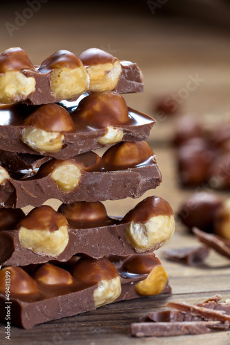 Photo: Schokolade mit Haselnüssen Schokolade mit Haselnüssen