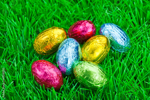 Photo: bunte Schokoladen-Ostereier bunte Schokoladen-Ostereier