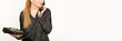 junge Frau mit Telefon