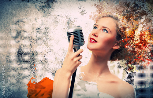Photo: Image of female singer Image of female singer