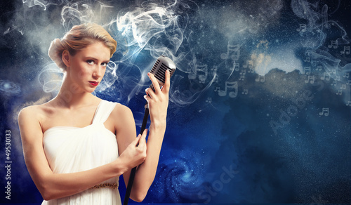 Photo: Image of female singer Image of female singer