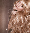 Blond, glänzende Locken / alterable 09