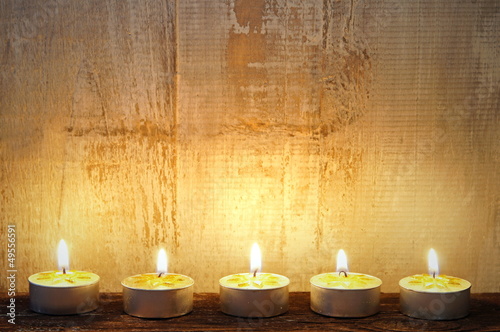 Photo: Hintergrund mit Teelichtern Hintergrund mit Teelichtern