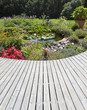 Gartenanlage mit Teich