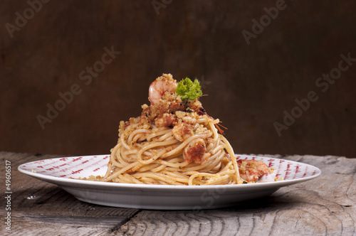 Photo: spaghetti with pesto and shrimp with toasted breadcrumbs spaghetti with pesto and shrimp with toasted breadcrumbs