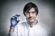 Photo: Forscher präsentiert Medikament Forscher präsentiert Medikament