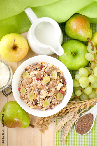 Photo: Müsli mit frischen Früchten Müsli mit frischen Früchten