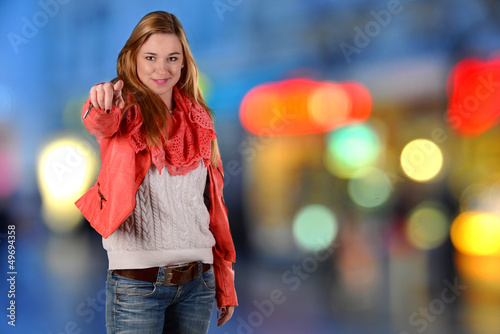 Photo: Frau zeigend Frau zeigend