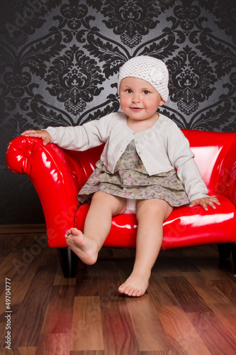 Photo: kleinkind barfuss zu hause kleinkind barfuss zu hause