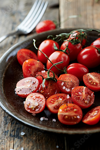 Photo: Cherry tomatoes with sea salt and black pepper Cherry tomatoes with sea salt and black pepper