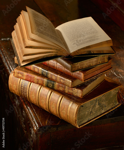 Photo: VintageBooksStack VintageBooksStack