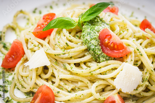 Photo: Spaghetti with green pesto Spaghetti with green pesto