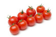 Foto: Freschi pomodori ciliegio isolati su sfondo bianco Freschi pomodori ciliegio isolati su sfondo bianco