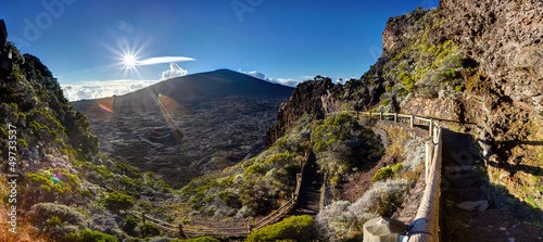 Photo: Sentier du Piton de la Fournaise - La Réunion Sentier du Piton de la Fournaise - La Réunion