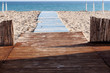 passerella sulla spiaggia