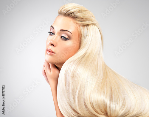 Photo: Blond woman with long straight hair Blond woman with long straight hair