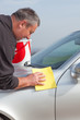 Foto: Man at the car wash Man at the car wash