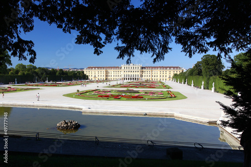 Photo: Schonbrunn Palace in Vienna Schonbrunn Palace in Vienna