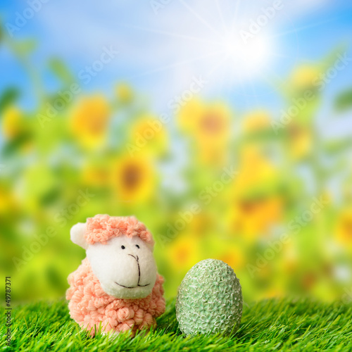Photo: Schäfchen und Osterei auf Frühlingswiese 3 Schäfchen und Osterei auf Frühlingswiese 3