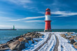 Die Molentürme in Warnemünde im Winter.