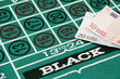 Banconote in euro sul tabella della roulette