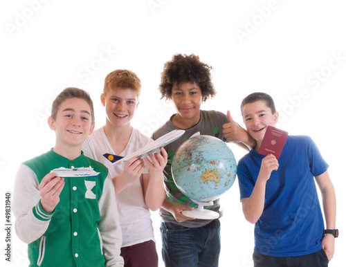 Photo: Gruppe Teenager planen Reise Gruppe Teenager planen Reise