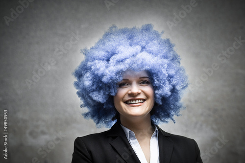 Photo: Geschäftsfrau mit herrlich blauen Haaren Geschäftsfrau mit herrlich blauen Haaren